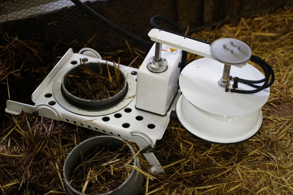 Měření emisí z hnoje přístrojem LI-COR