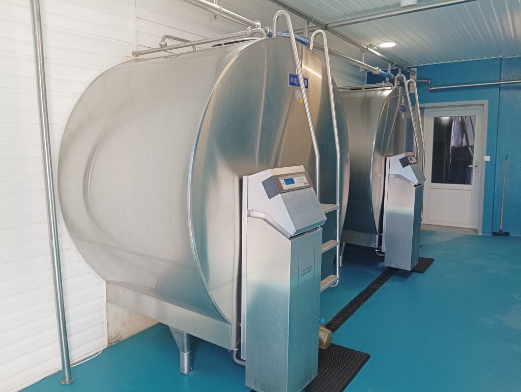 Dva tanky Mueller po deseti tisících litrech dodala také společnost LUKROM