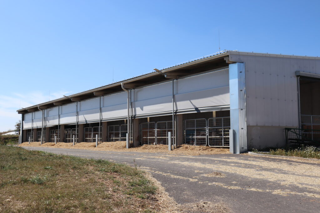 Teletník s mléčnými automaty funguje v Jabloňově od října roku 2024