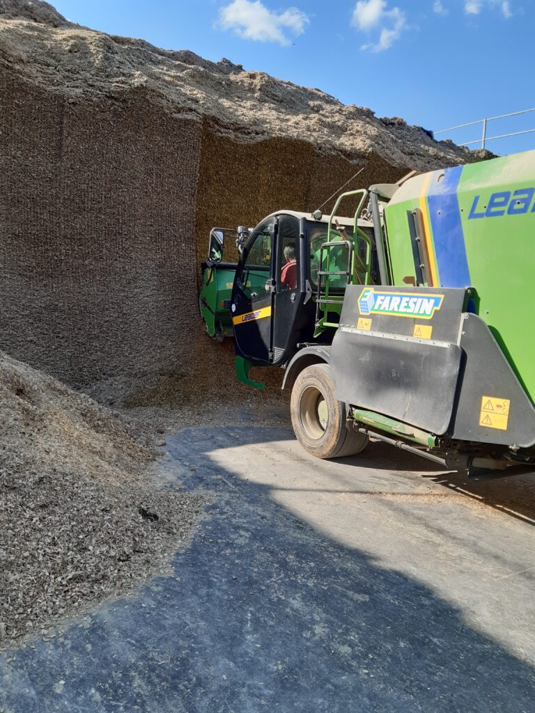 Při teplotách nad 25 °C dochází k aerobní deterioraci během několika hodin od namíchání