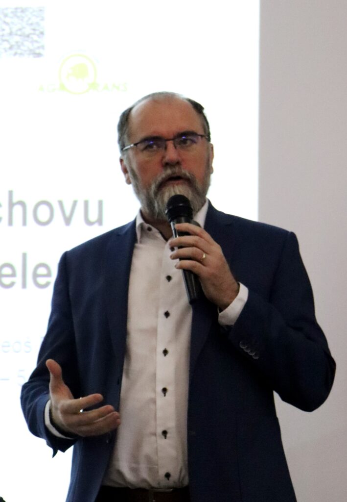 Prof. MVDr. Leoš Pavlata, Ph.D.