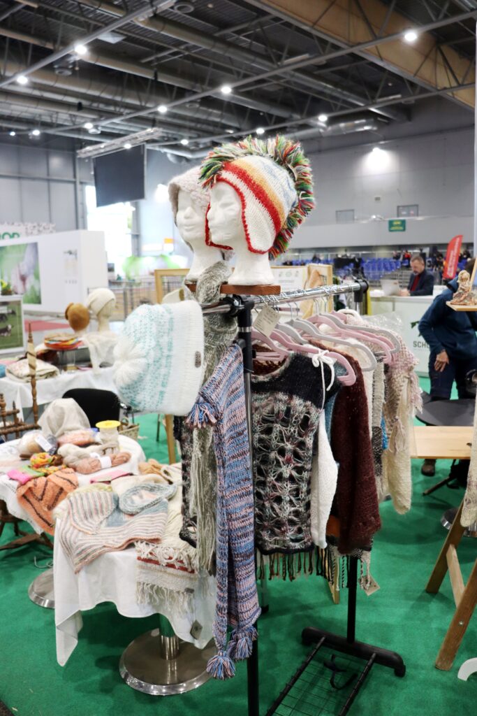 Názorná ukázka širokého využití ovčí vlny